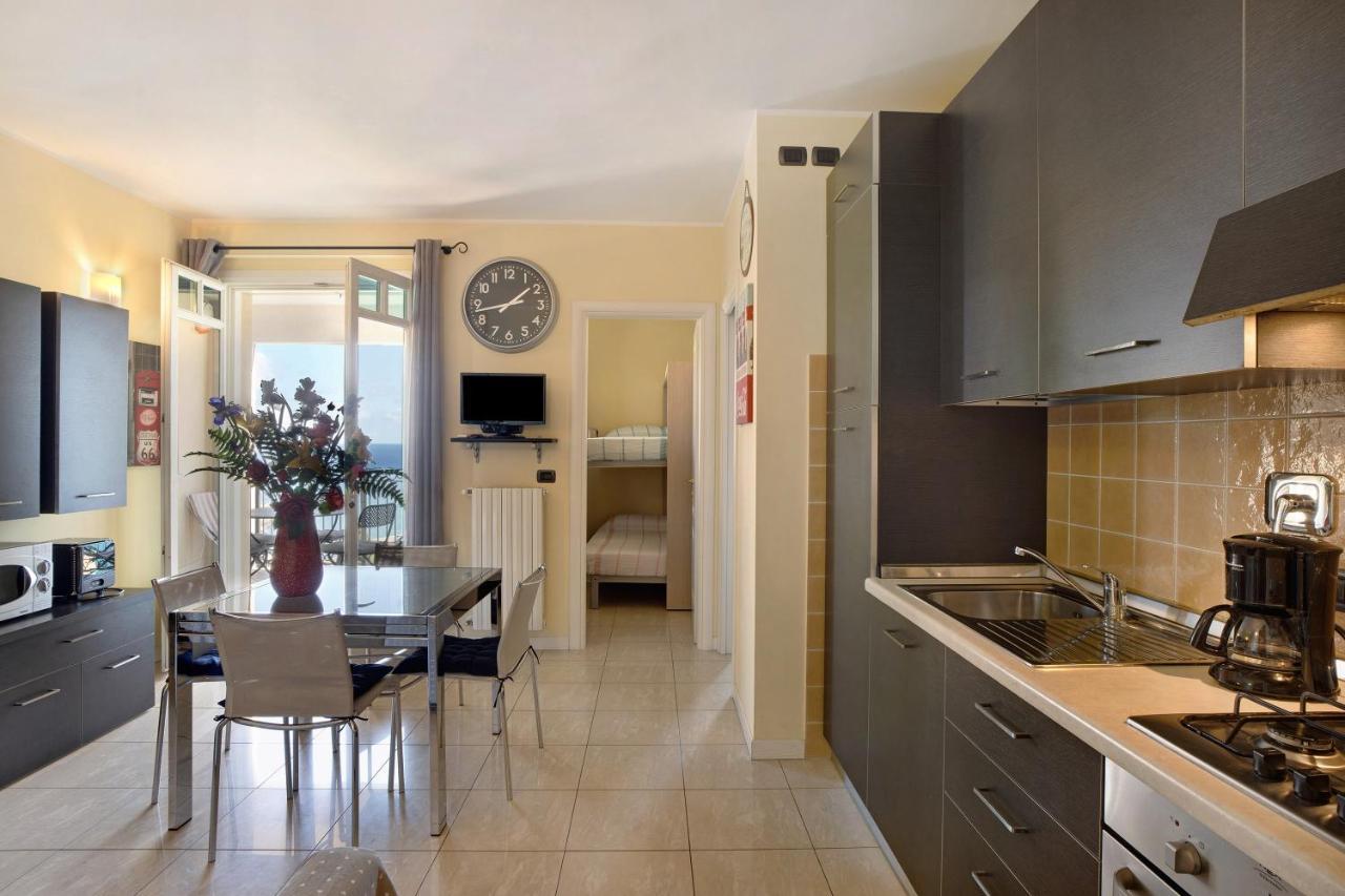 Casa Miradore 600 Mt Dal Mare Imperia Bagian luar foto