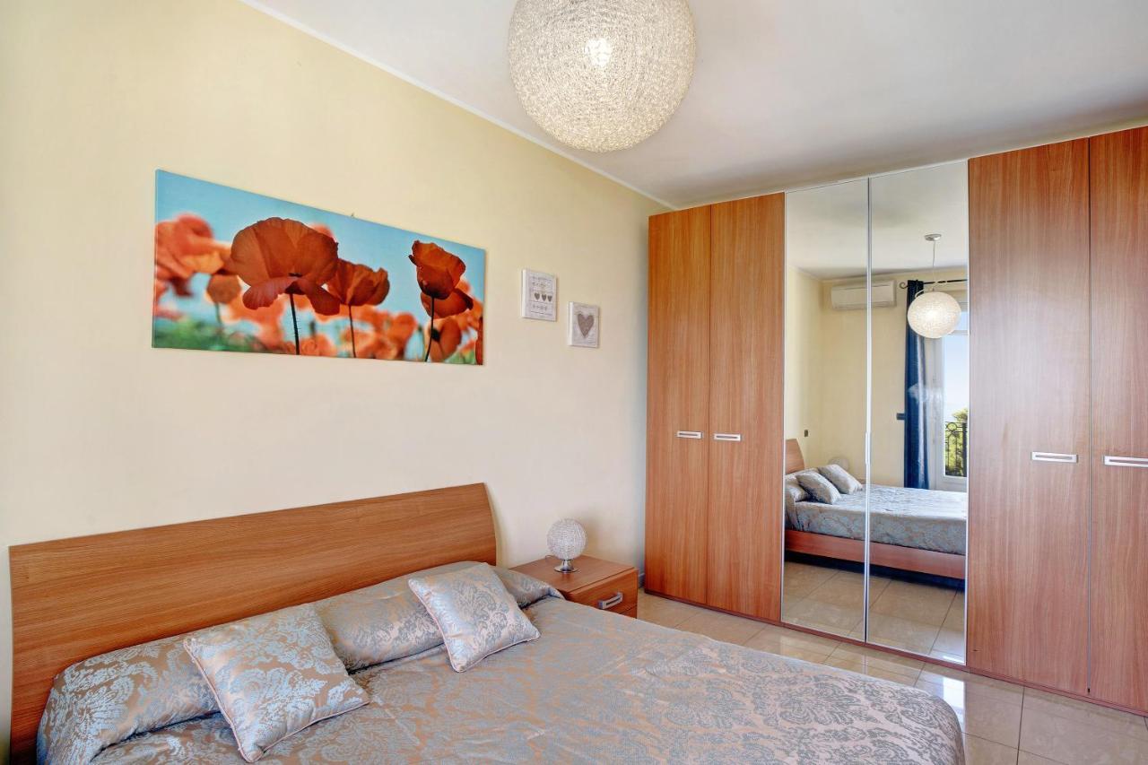 Casa Miradore 600 Mt Dal Mare Imperia Bagian luar foto